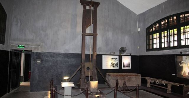  Hoa Lo Prison: History, tickets, and insider tips 2026
