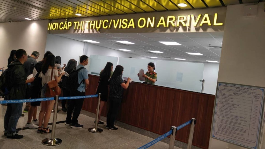 The complete guide to Vietnam visa on arrival: Urgent approvals, costs, and E-visa comparison