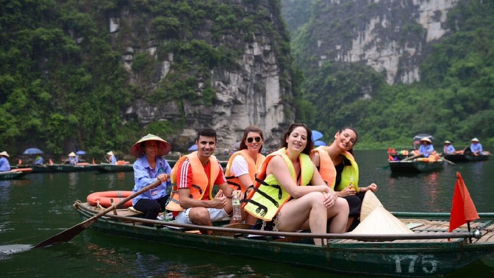 Ninh Binh Day Tour: Hoa Lu Ancient Capital, Trang An/Tam Coc & Mua Cave Panorama